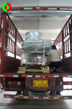 大雨影響發(fā)貨，貨車直接開進(jìn)廠房裝車也必須按期交付客戶！