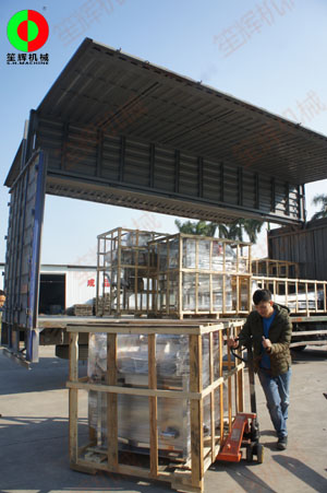 天清氣朗，一批果蔬清洗機(jī)元旦假期前加緊裝車交付客戶！