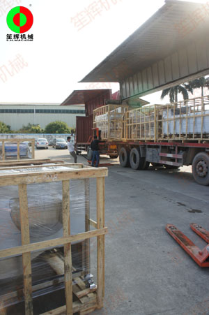 新年開門紅，兩貨車蔬果加工設(shè)備裝車出貨！