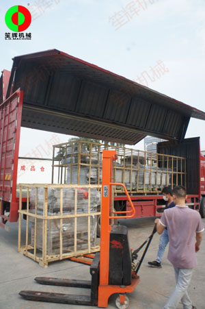 蔬果無(wú)損清洗線及渦流洗菜機(jī)順利裝車交付客戶！