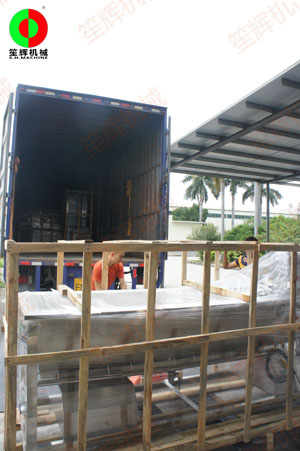 冬瓜削皮機和渦流洗菜機等食品前處理加工機械裝車出貨！