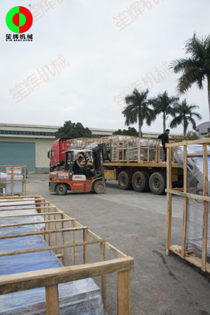 蔬果清洗加工生產(chǎn)線春節(jié)前專車發(fā)貨上?？蛻?！