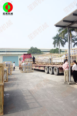 蔬果無損清洗線和渦流洗菜機及氣泡洗菜機等大批加工機設(shè)備交付客戶！