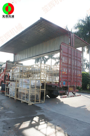 國(guó)內(nèi)外兩批削皮機(jī)、洗菜機(jī)等蔬果加工機(jī)械齊發(fā)貨交付！