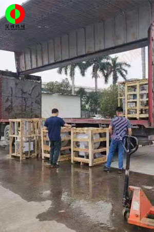 削皮機、切菜機、薯條機等一批蔬果加工設(shè)備發(fā)往海南海口！