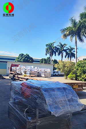 兩條蔬果清洗加工設(shè)備線裝車交付上?？蛻?！